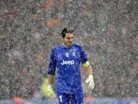 开云下载-楚阿梅尼掌控全局，波兰强势晋级书写东欧足球新篇章