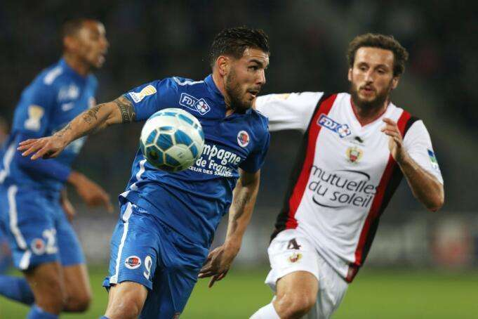 包含卡昂主场击败南特,迎来胜利的词条 包含卡昂主场击败南特,迎来胜利的词条