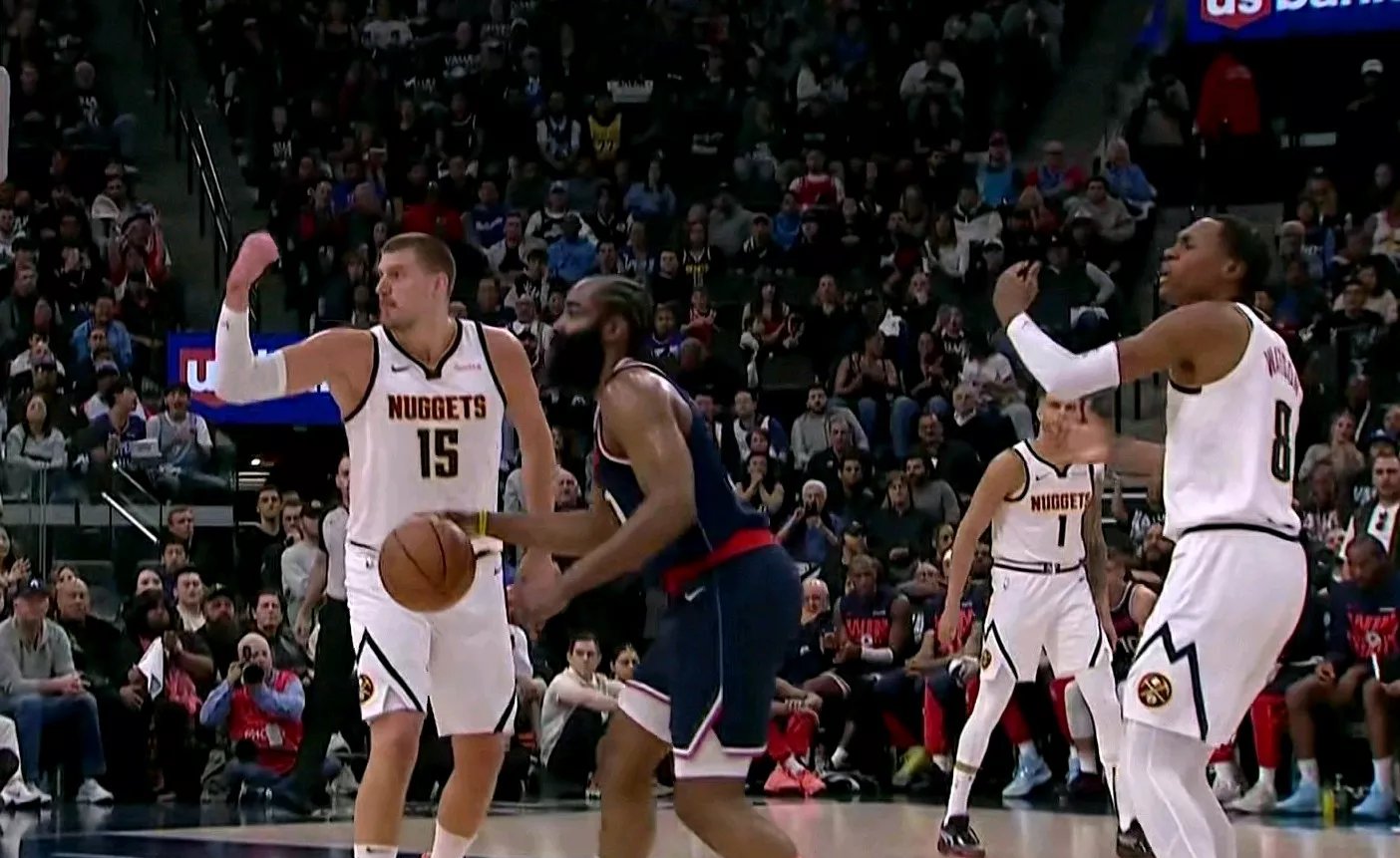 篮网主场惨败快船,内线防守漏洞暴露 篮网主场惨败快船,内线防守漏洞暴露