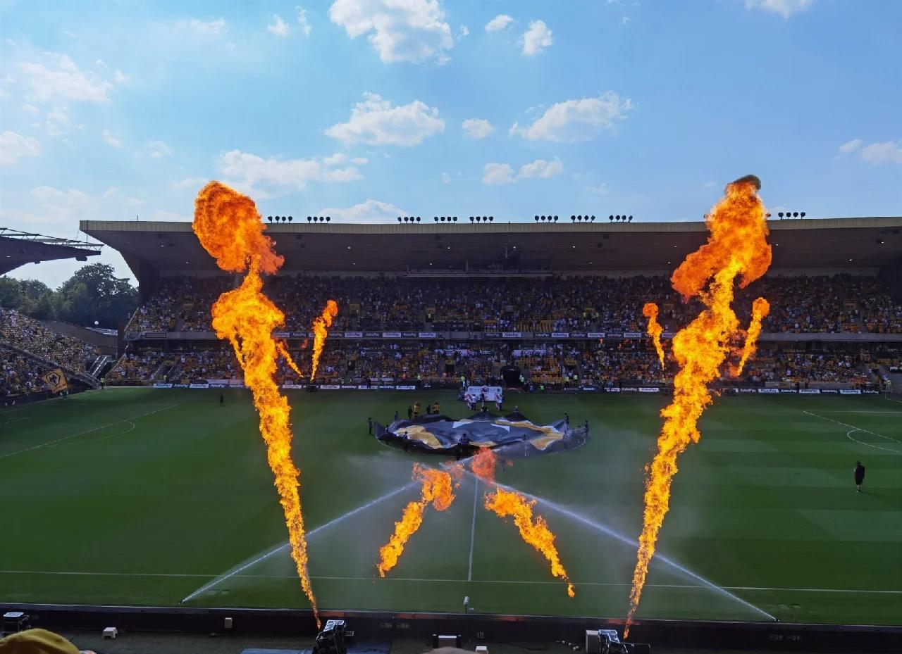 关于富勒姆客场逆转狼队，壮志凌云的信息