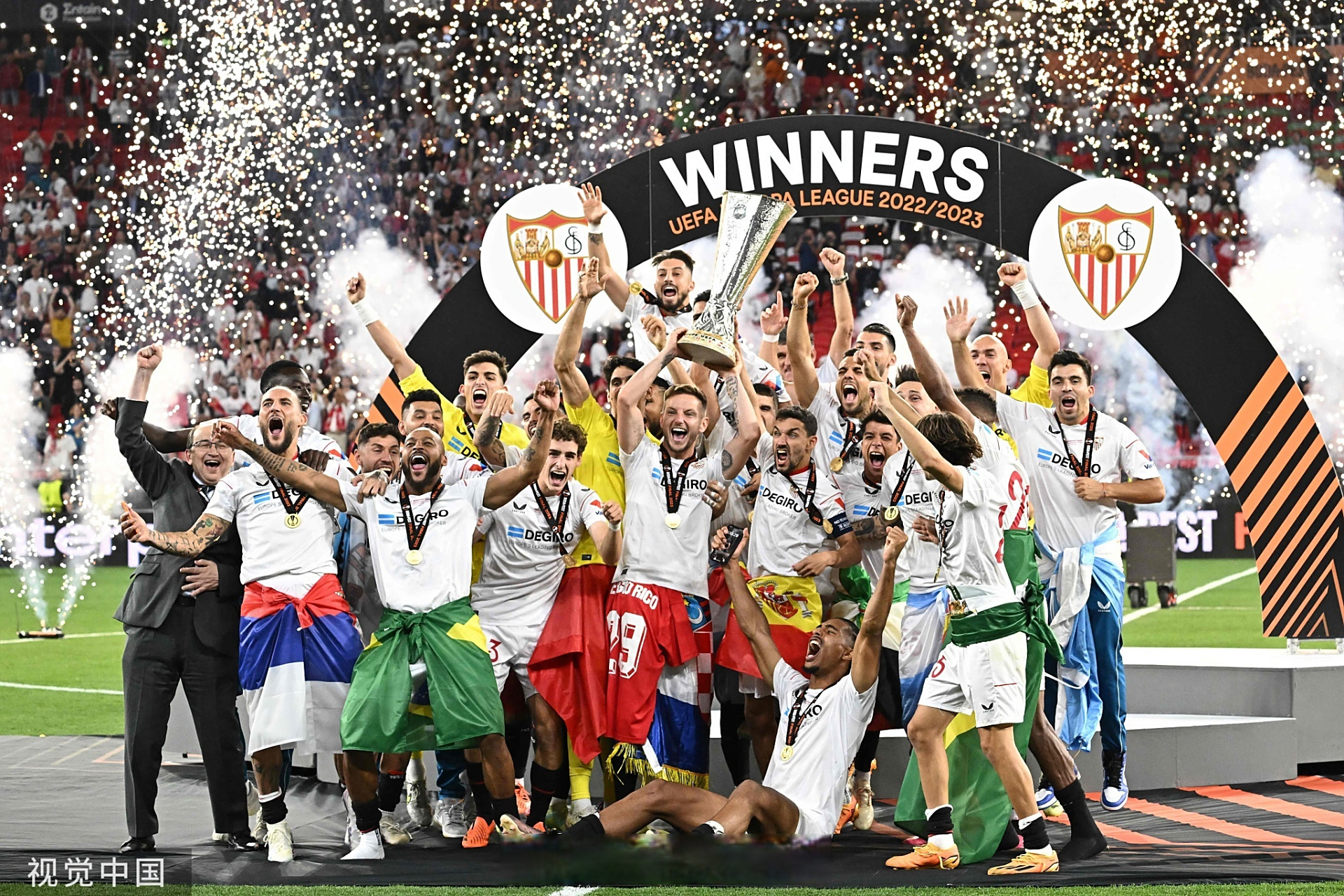 塞维利亚客场战胜对手,继续保持领先 塞维利亚客场战胜对手,继续保持领先