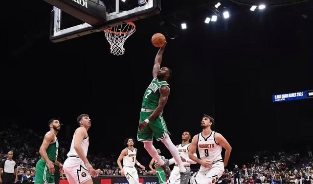 猛龙队球员受伤无缘下一场比赛，球队团结备战