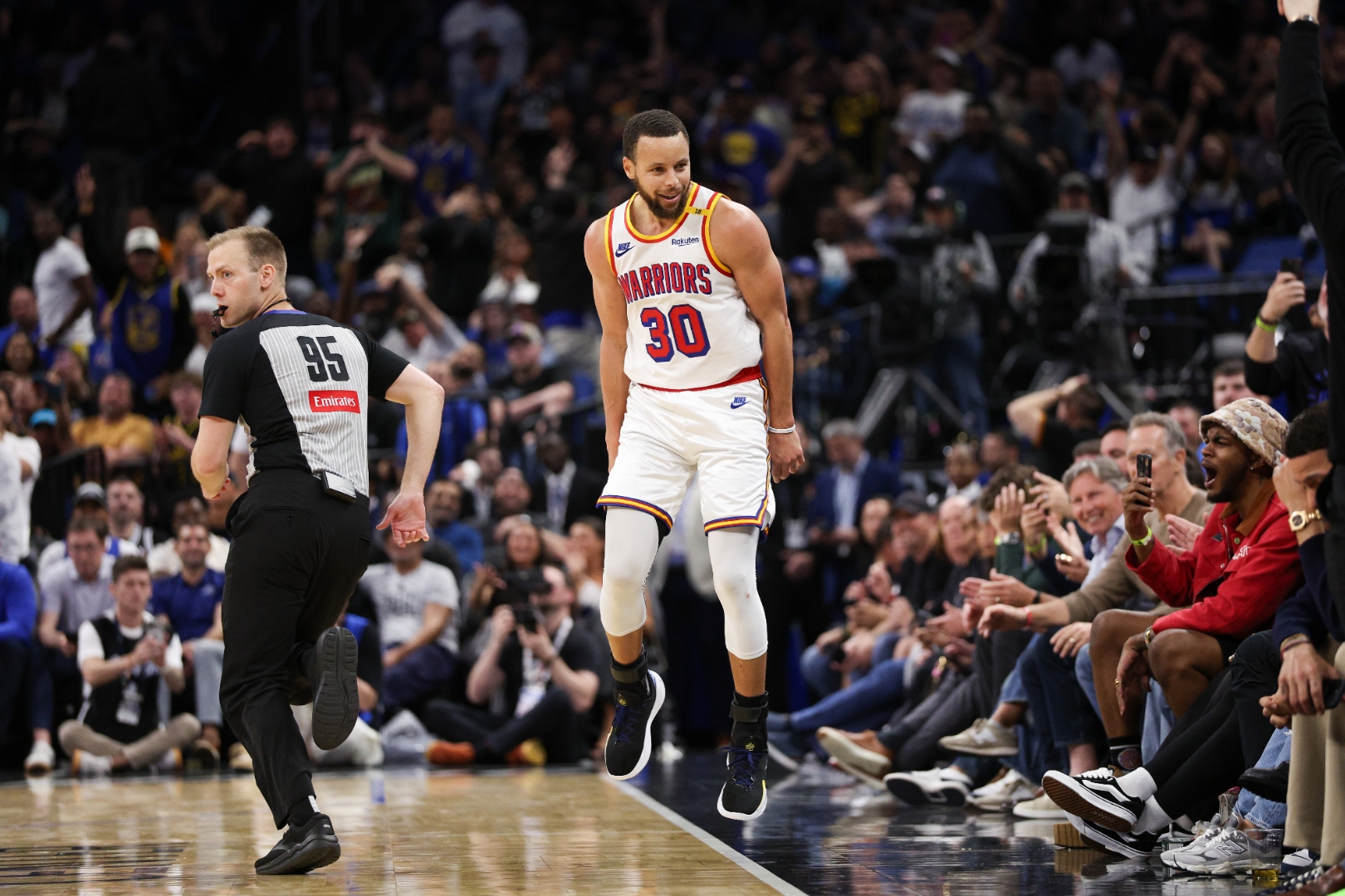 篮网逆转马刺，詹姆斯关键制胜