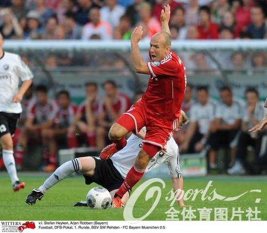 关于墨西哥绝杀切尔西，罗本完成帽子戏法的信息