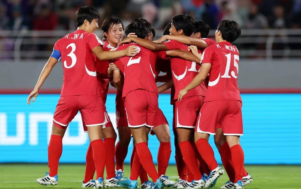 荷兰女足势不可挡，领跑赛场