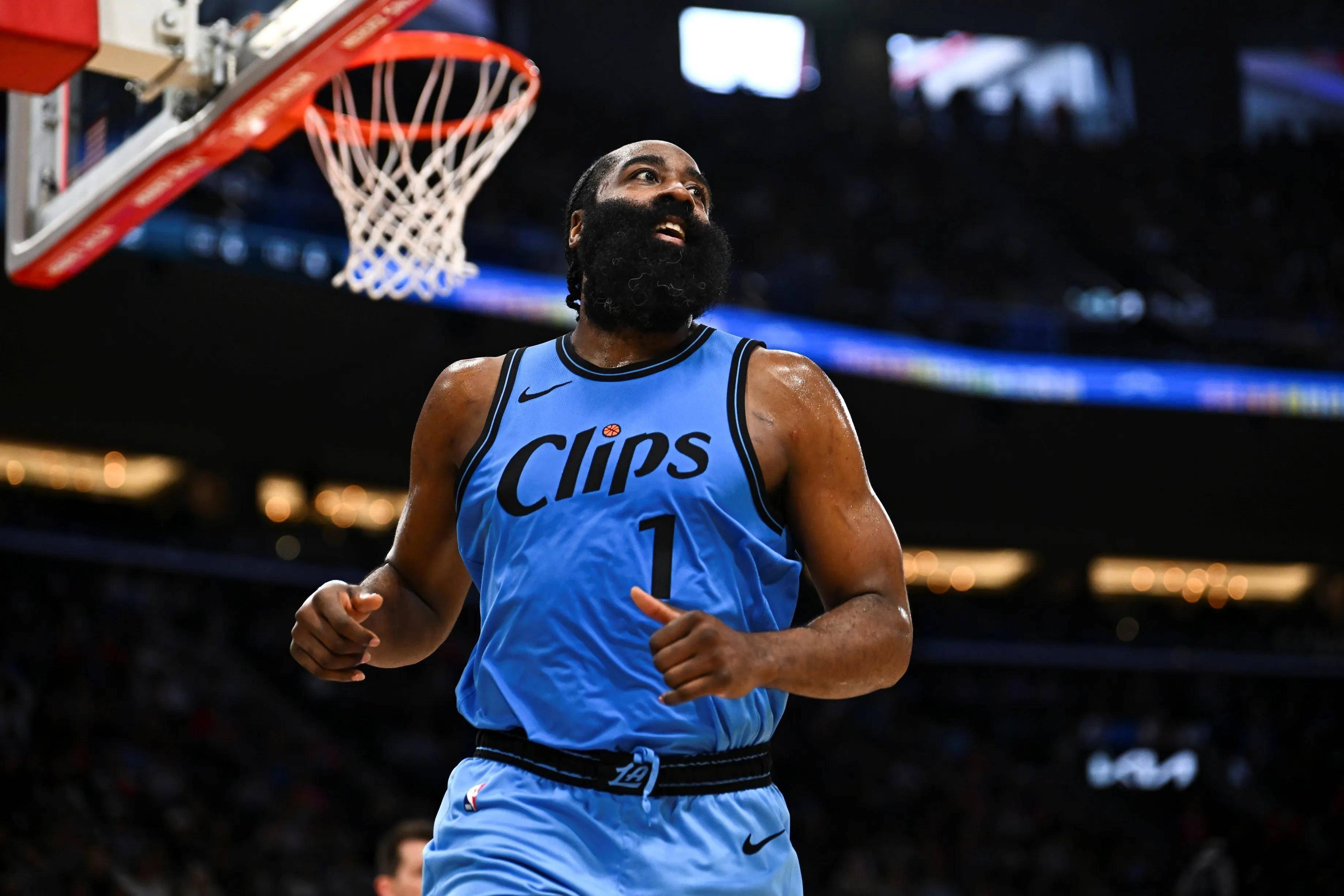 关于新疆队轻取快船，西亚卡姆点燃赛场的信息