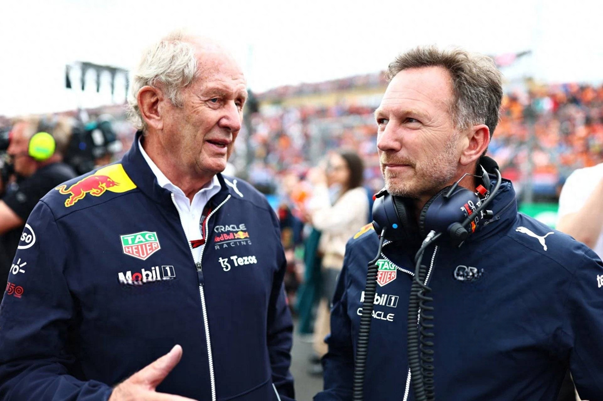 包含红牛车队完胜索伯车队,皮亚斯特里高光表现的词条 包含红牛车队完胜索伯车队,皮亚斯特里高光表现的词条