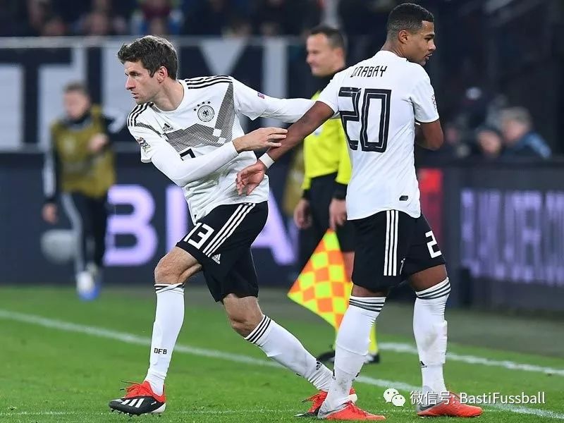 印度队完胜德国队，黄鸭组合扛起全队的简单介绍