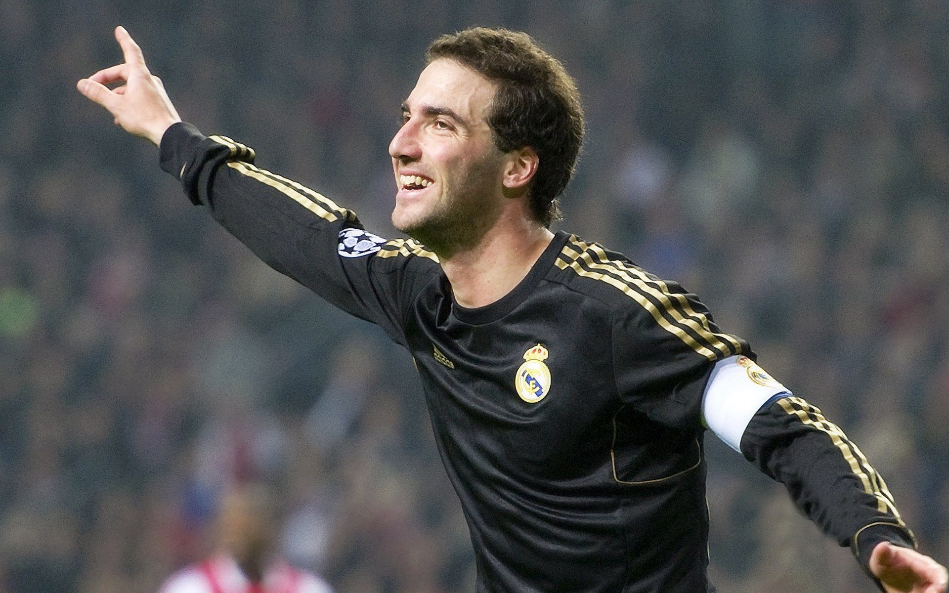 黄色潜水艇的逆袭，萨拉赫关键一击改写战局